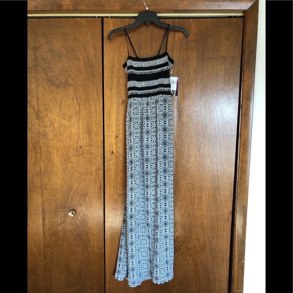Small black and white Dress